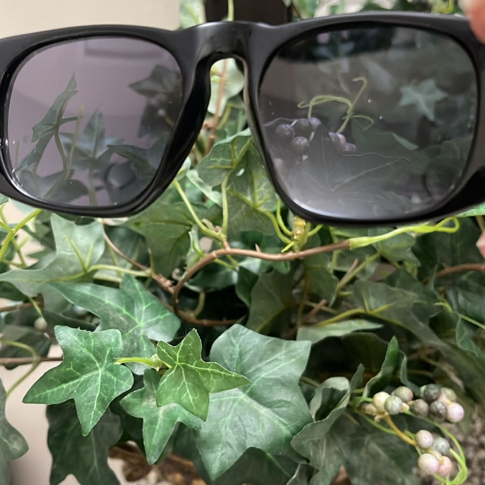 Chanel vintage sunglasses - Picture 8 of 16